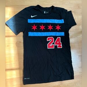 Nike Dri Fit Black Tee - Chicago Bulls Markannen 24